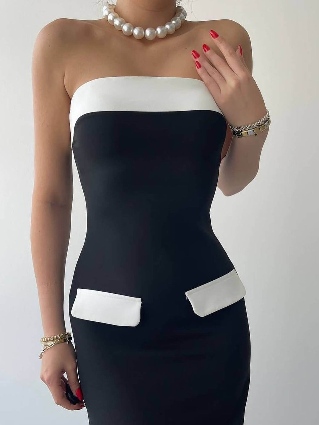 Long black and white dress