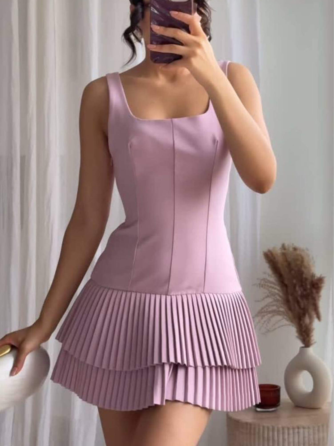Short dress with two pleats pink